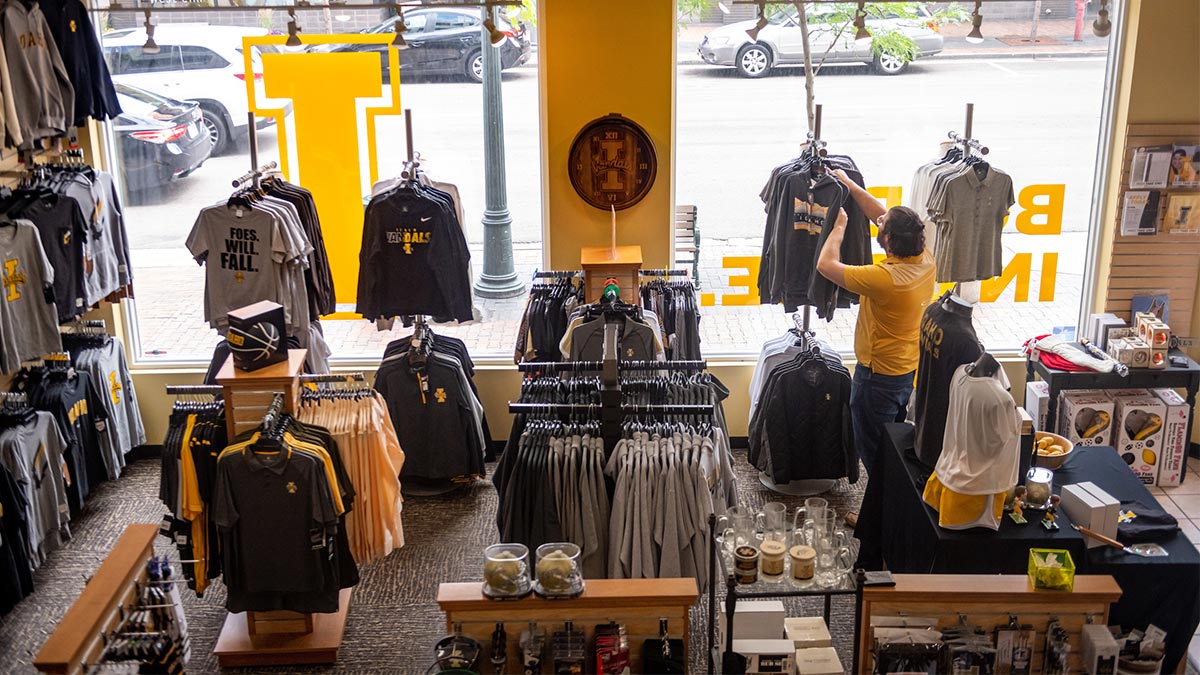 A store with a stock of U of I merchandise