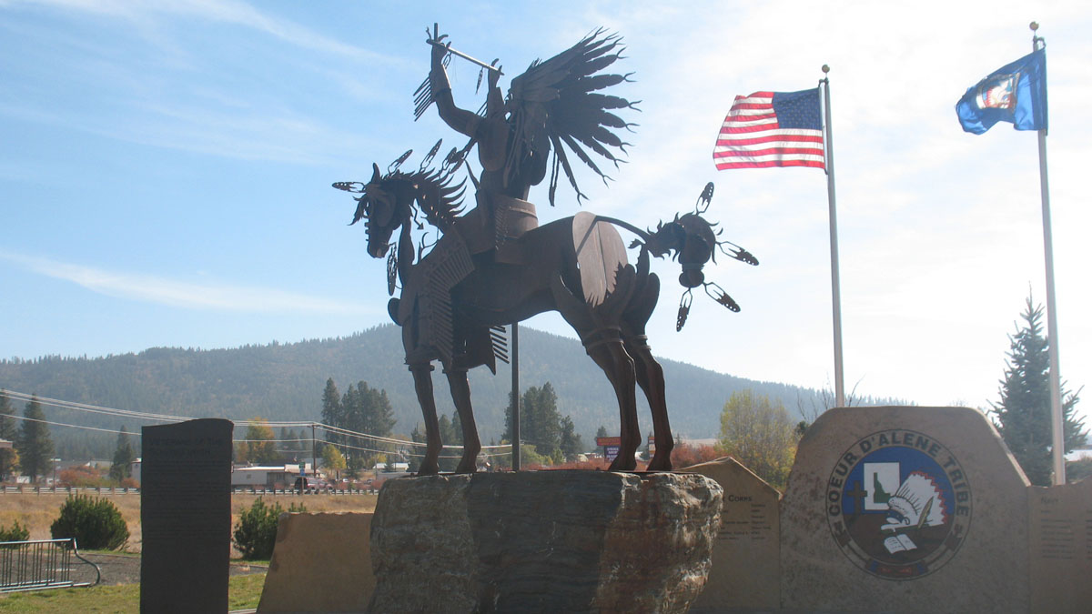 Schitsu’umsh Tribe dedicated a Veterans Memorial to honor veterans who served and protected the United States.